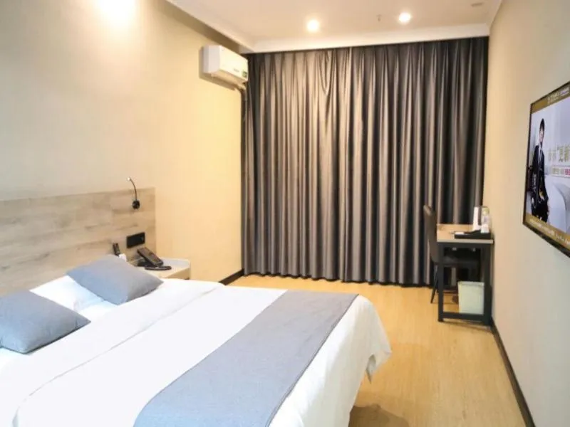 Bed in GreenTree Inn ShanDong ZaoZhuang TengZhou FuQian Road LongQuan Square Business Hotel