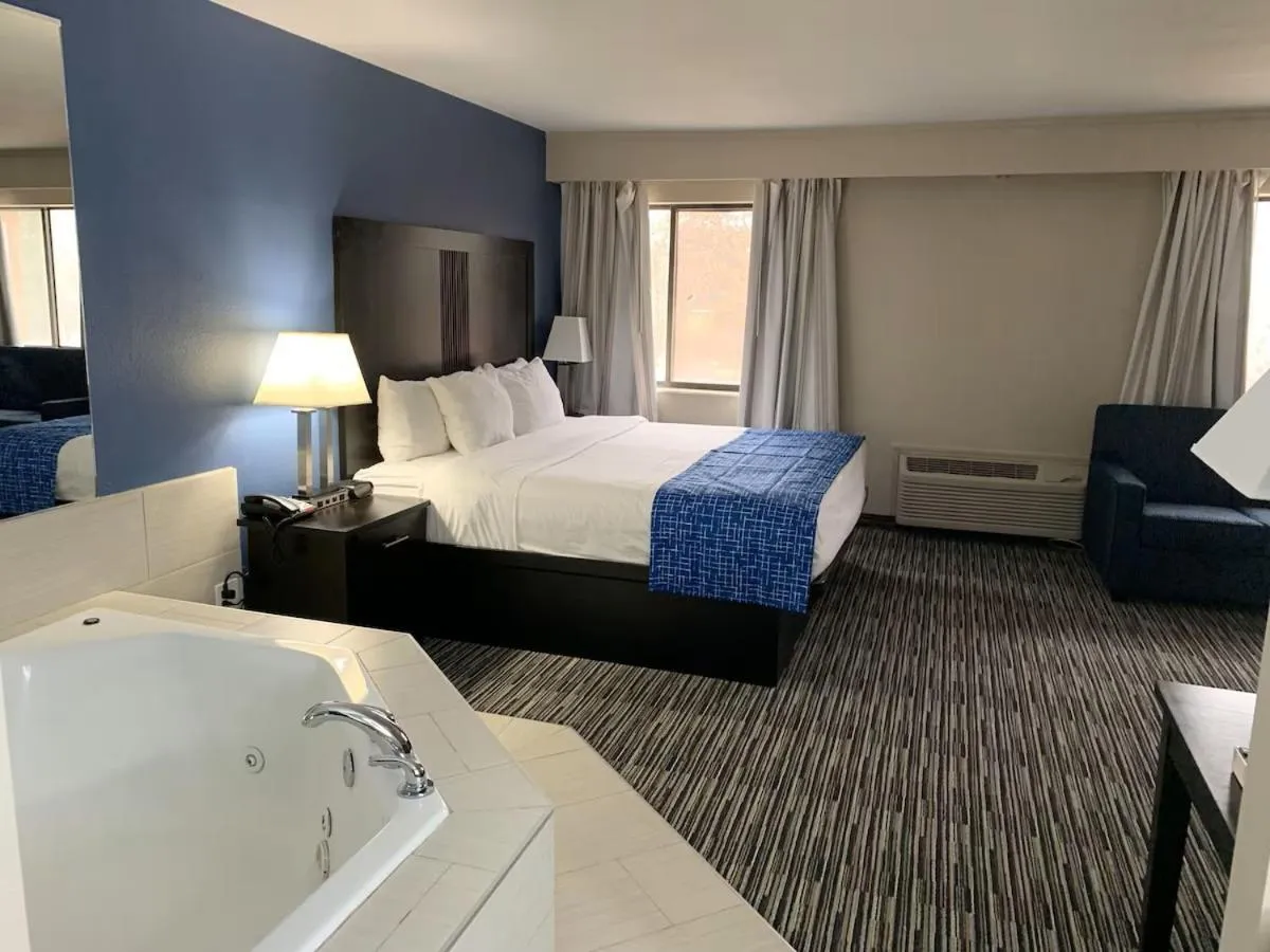 Bed in Baymont Inn & Suites