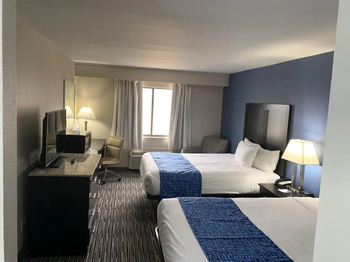 Bed in Baymont Inn & Suites