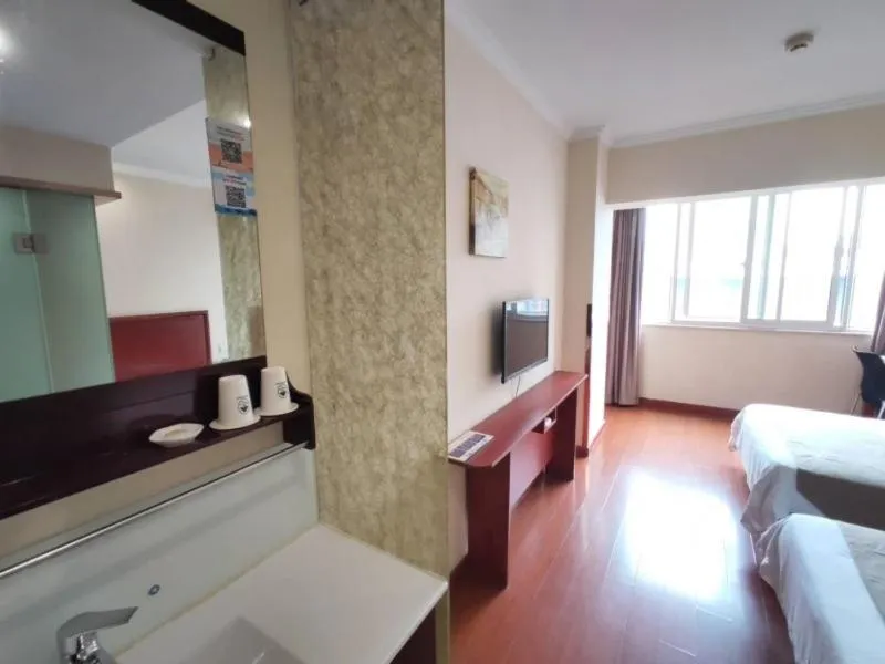 Bed in GreenTree Inn Jiangxi Yingtan Railway Station Square Business Hotel