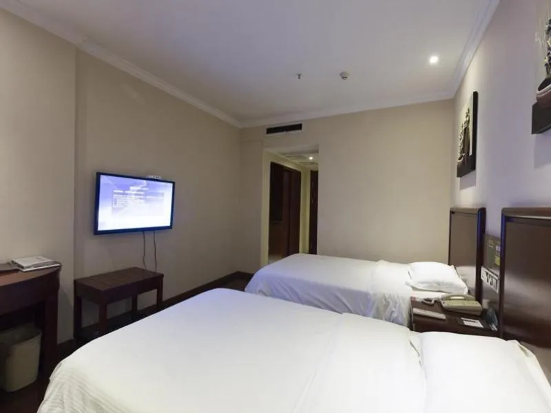 Bed in GreenTree Inn Jiangxi Yingtan Railway Station Square Business Hotel