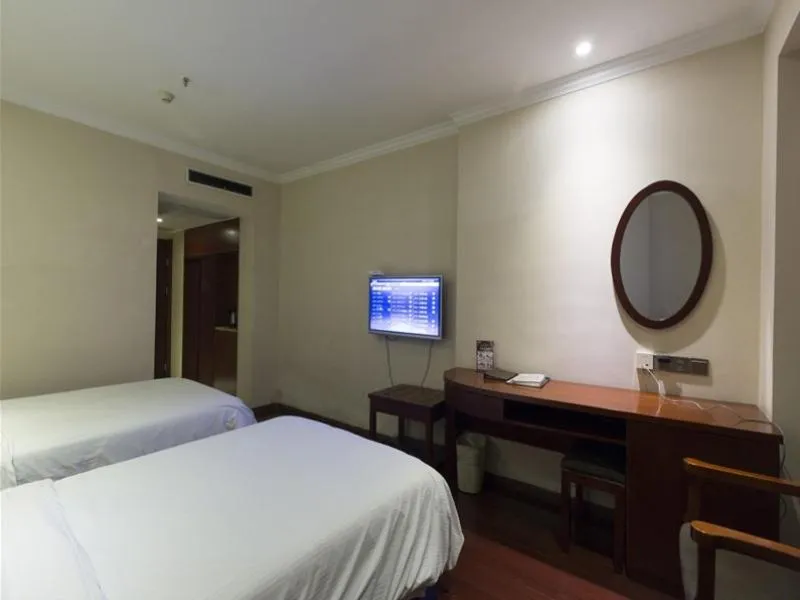 Bed in GreenTree Inn Jiangxi Yingtan Railway Station Square Business Hotel