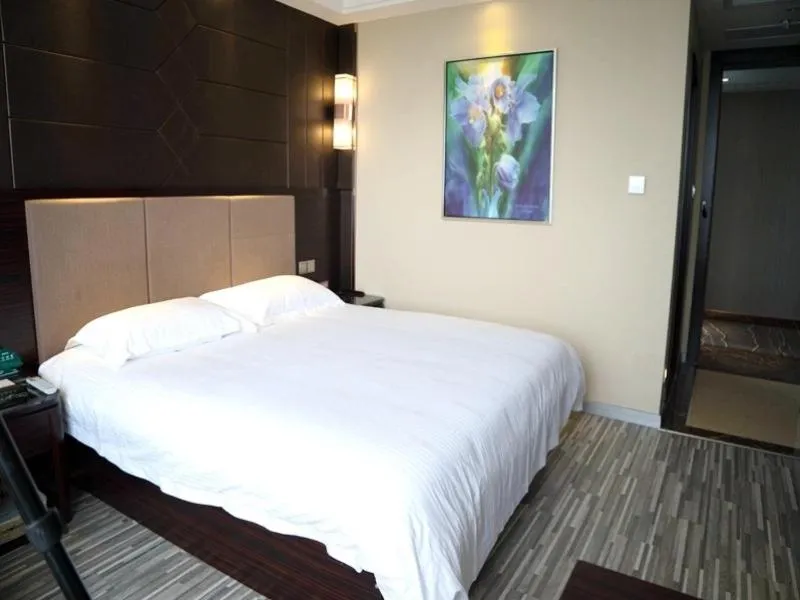 GreenTree Inn Jiangxi Yingtan Jiaotong Road Central Square Business Hotel