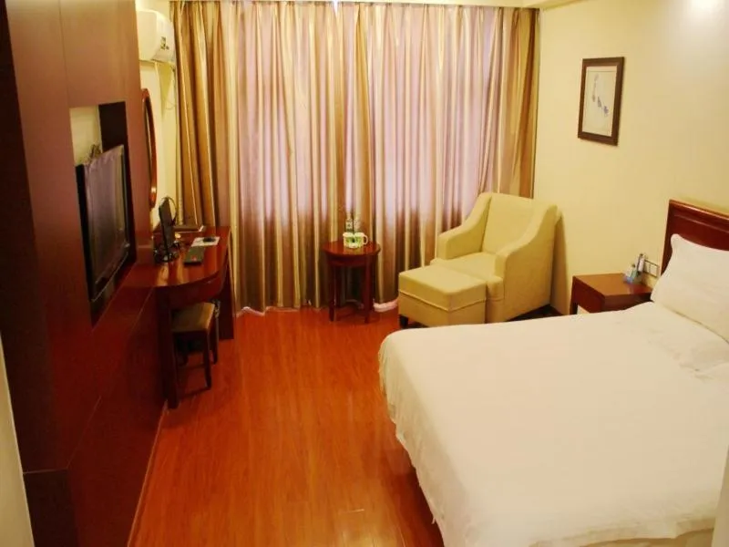 Bed in GreenTree Inn Jiangxi Jiujiang Shili Avenue Business Hotel