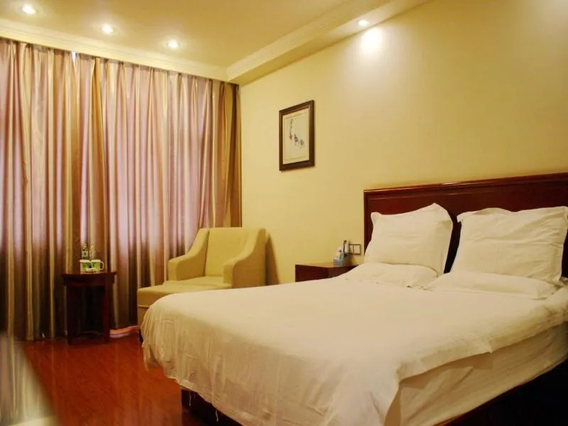 Bed in GreenTree Inn Jiangxi Jiujiang Shili Avenue Business Hotel
