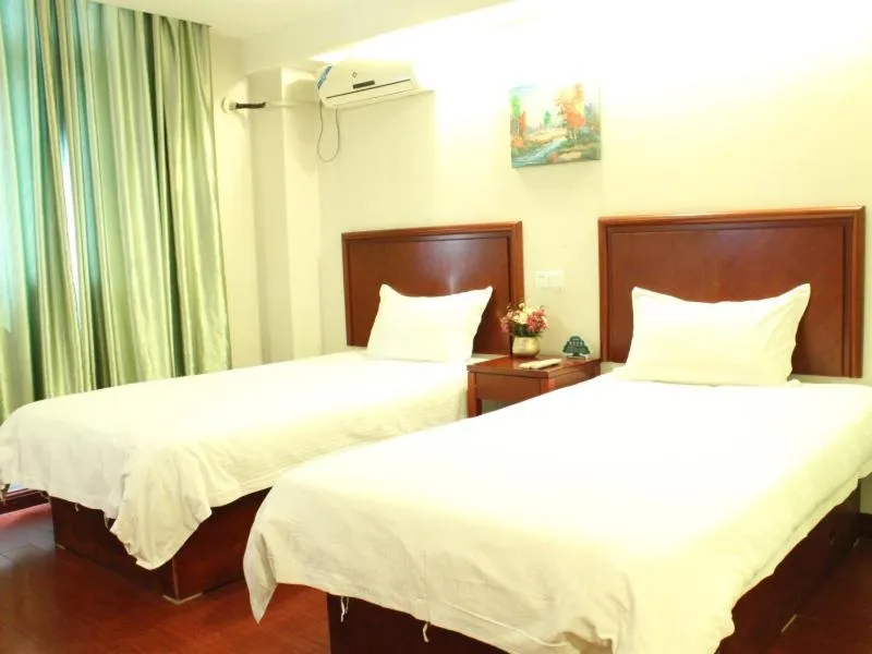 Bed in GreenTree Alliance JiangXi ShangRao YiYang County ZhiMin Aveune YingBin Avenue Hotel