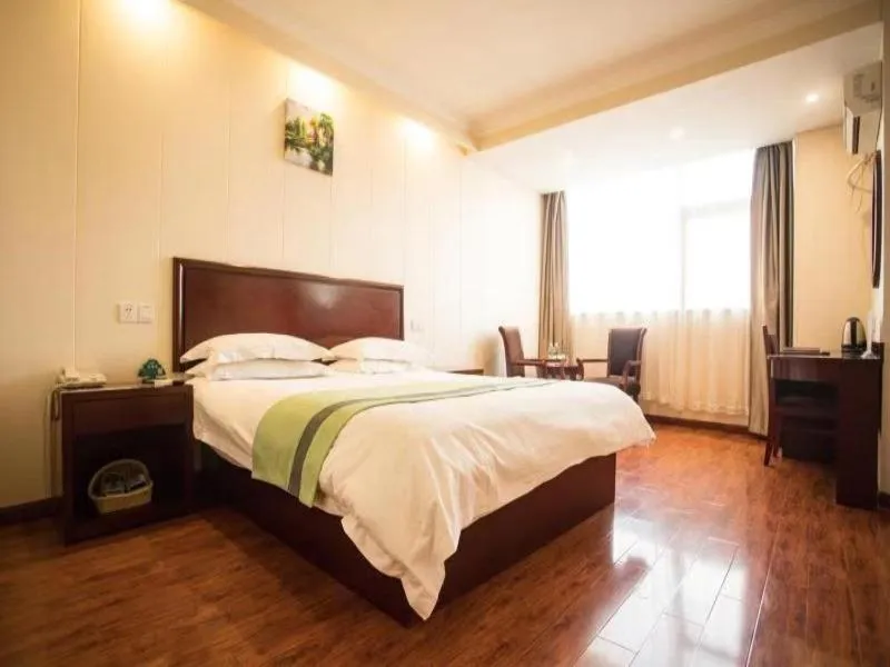 Bed in GreenTree Inn JiangSu WuXi DongTing Leather City Express Hotel