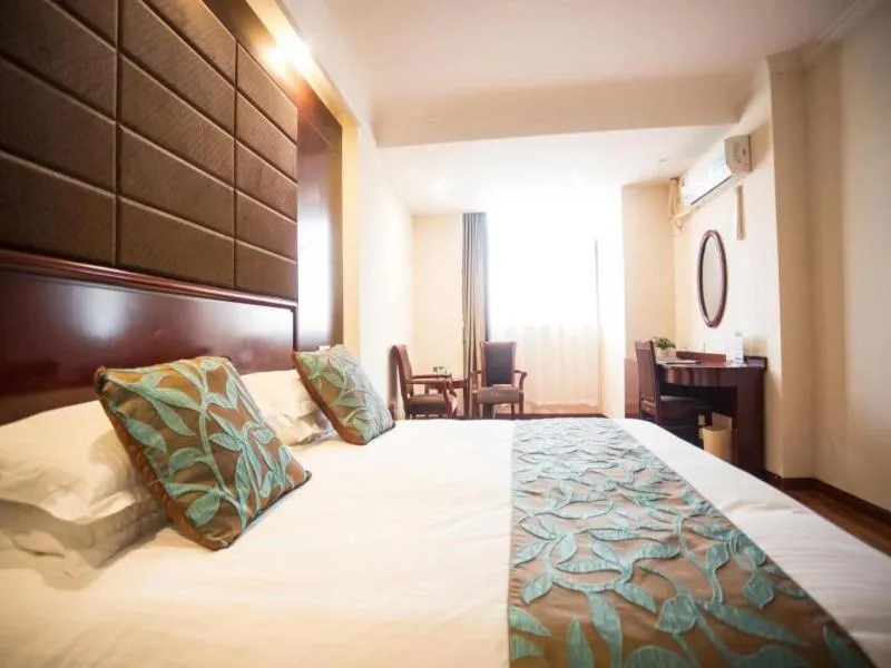 Bed in GreenTree Inn JiangSu WuXi DongTing Leather City Express Hotel