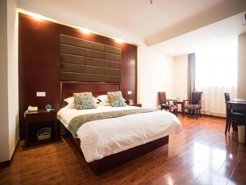 Bed in GreenTree Inn JiangSu WuXi DongTing Leather City Express Hotel