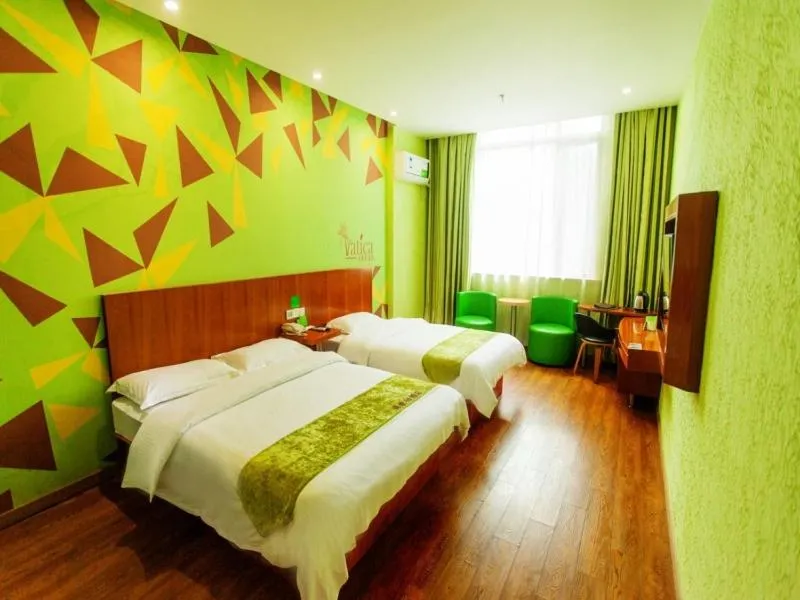 Bed in Vatica JiangSu Wuxi Xibei Canal Metro Station Huilv Road Hotel