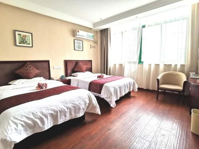 Bed in GreenTree Inn JiangSu WuXi BaShi HuaXiaQingCheng XiGang Road Shell Hotel