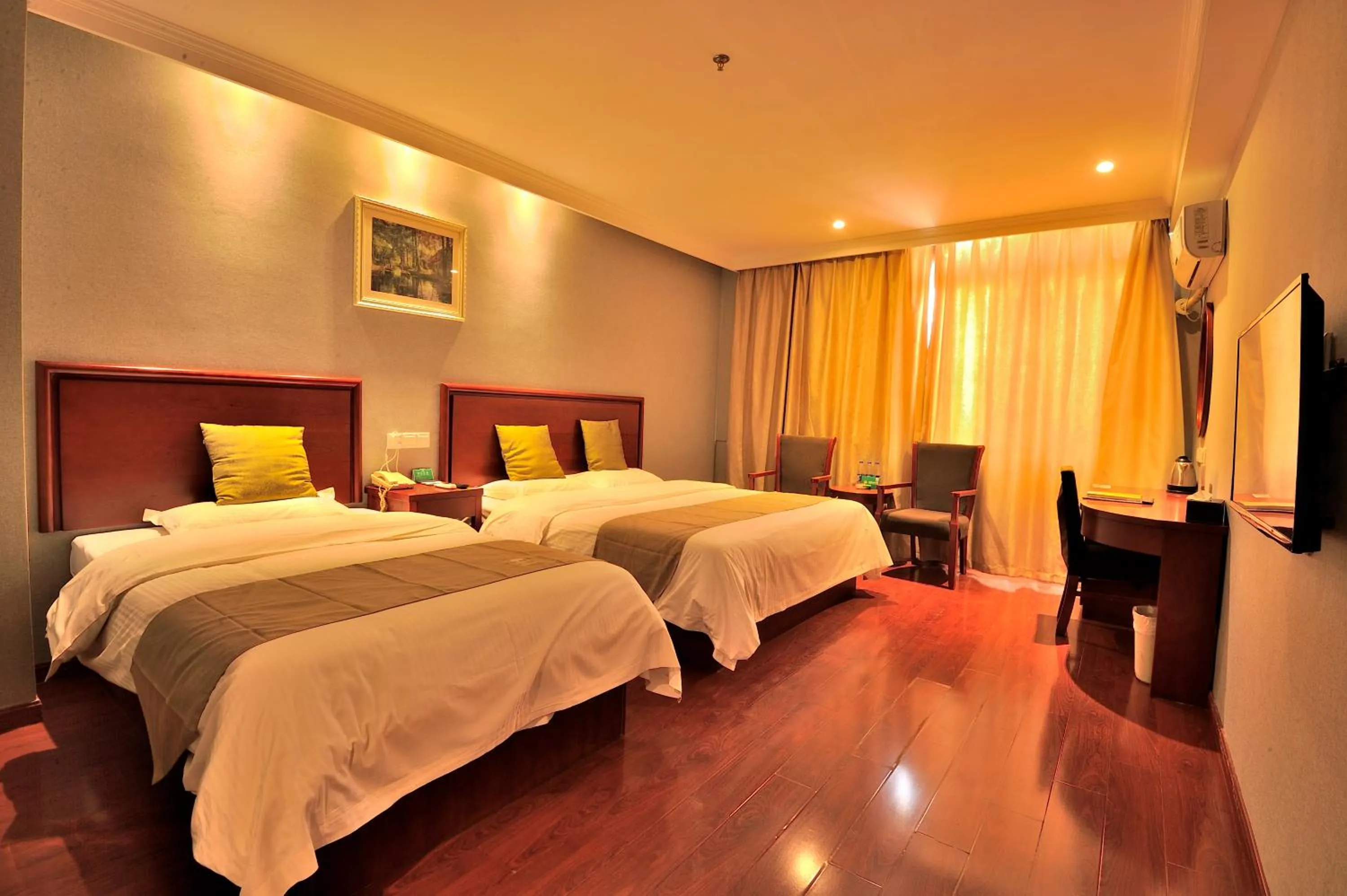 Bed in GreenTree Alliance JiangSu SuZhou Industrial Park LianFeng Plaza Hotel