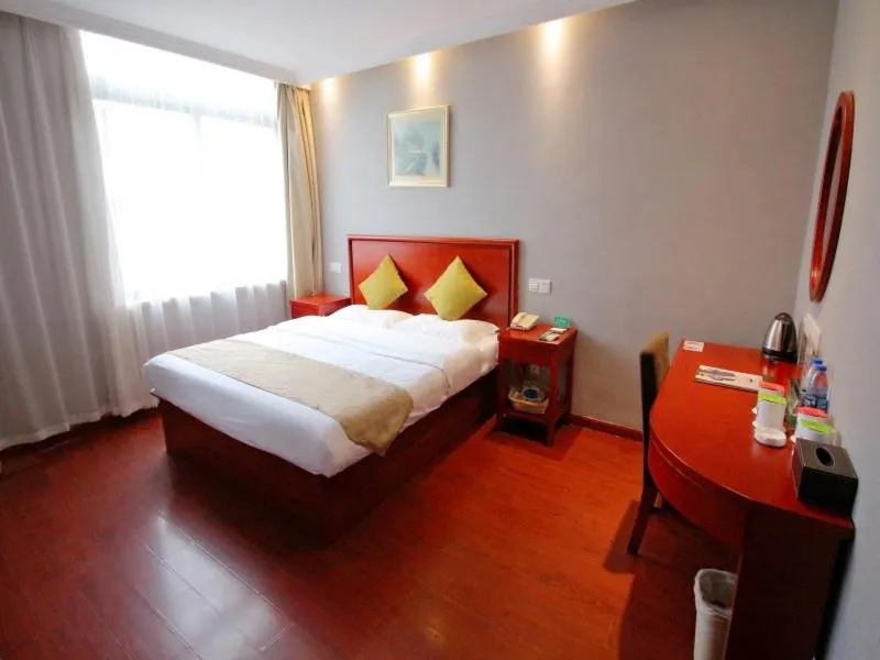 Bed in GreenTree Alliance JiangSu SuZhou Industrial Park LianFeng Plaza Hotel