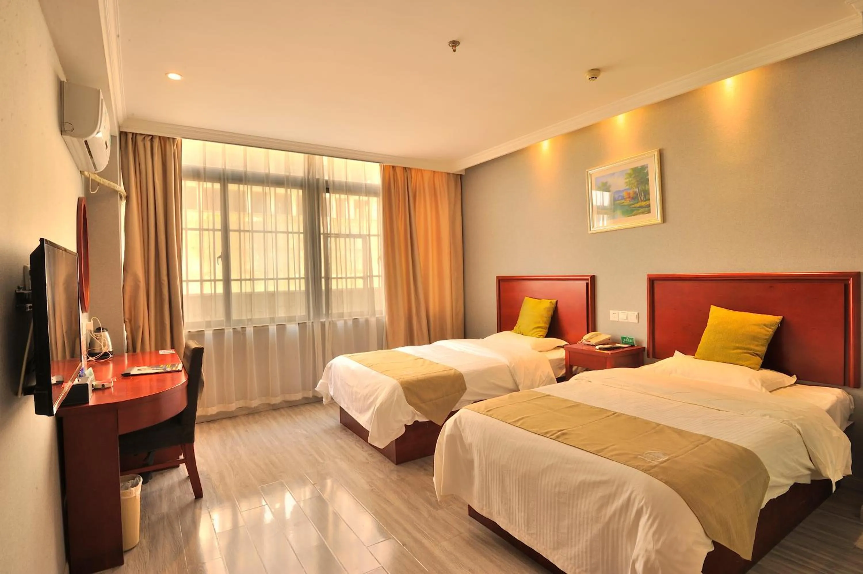 Bed in GreenTree Alliance JiangSu SuZhou Industrial Park LianFeng Plaza Hotel