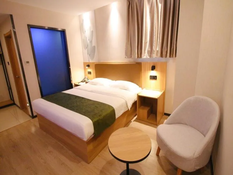 Bed in GreenTree Inn JiangSu SuZhou Industrial Park QingJian Lake Express Hotel