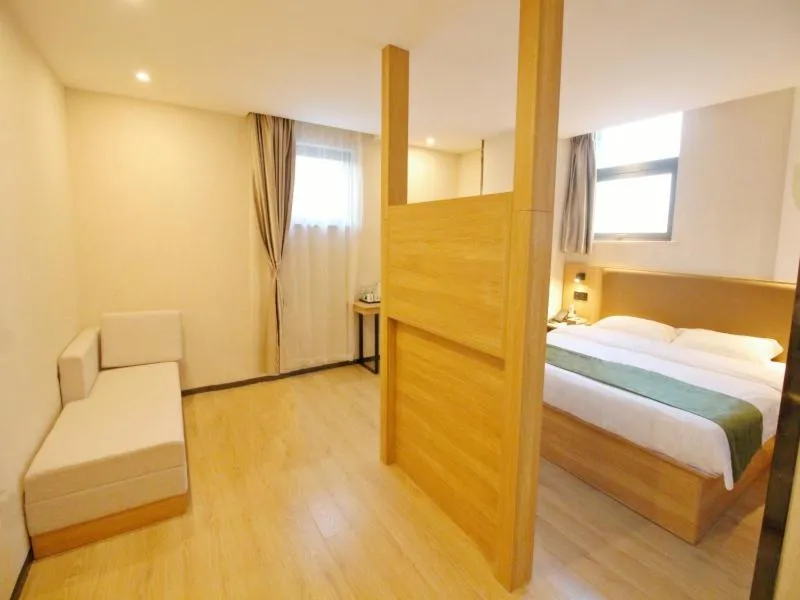Bed in GreenTree Inn JiangSu SuZhou Industrial Park QingJian Lake Express Hotel