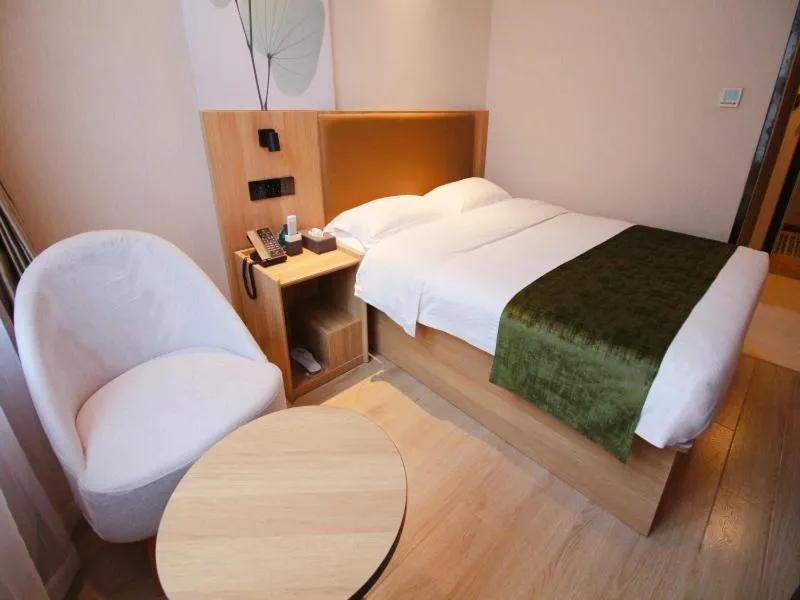 Bed in GreenTree Inn JiangSu SuZhou Industrial Park QingJian Lake Express Hotel