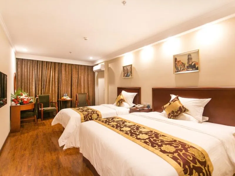 Bed in GreenTree Inn SuZhou Railway Station HuQiu Hotel