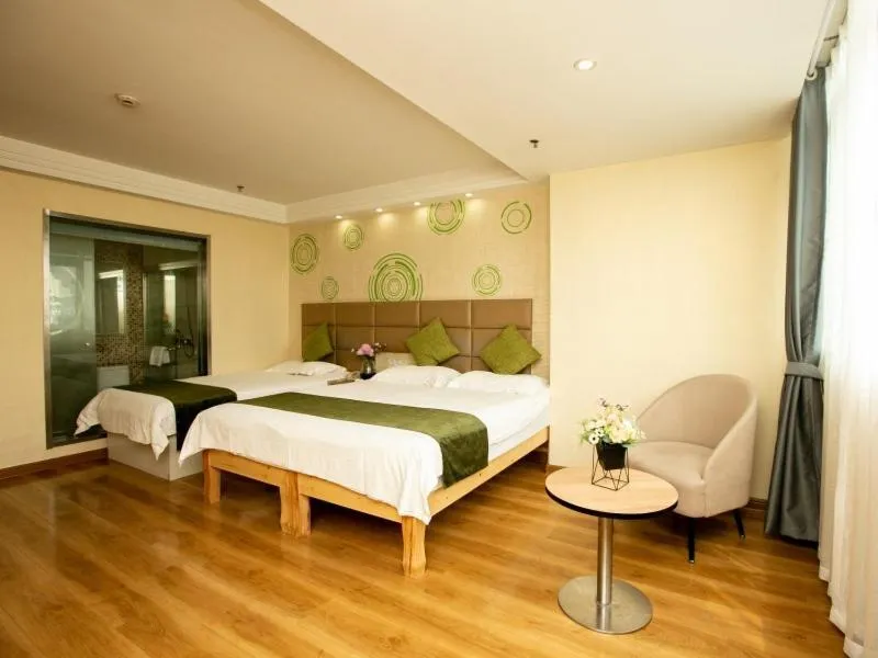 Bed in GreenTree Inn JiangSu XuZhou Feng County LiuBang Plaza Express Hotel