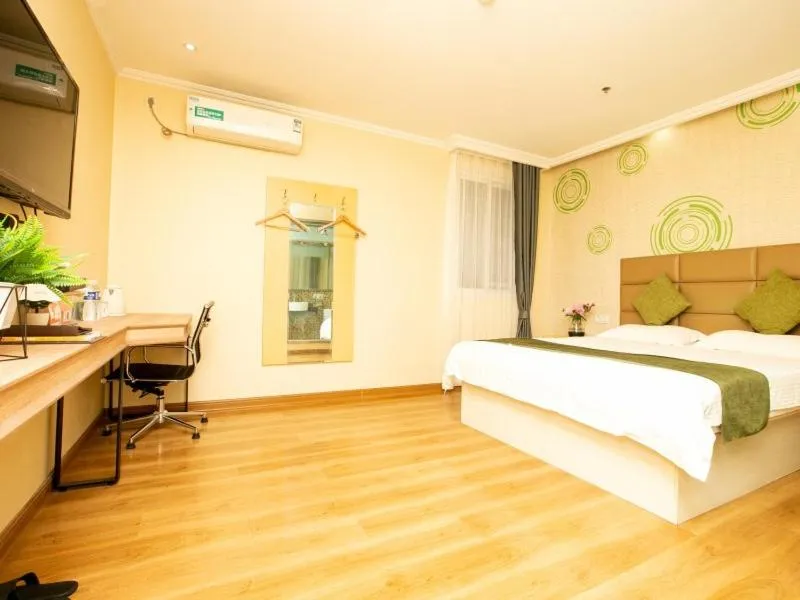Bed in GreenTree Inn JiangSu XuZhou Feng County LiuBang Plaza Express Hotel