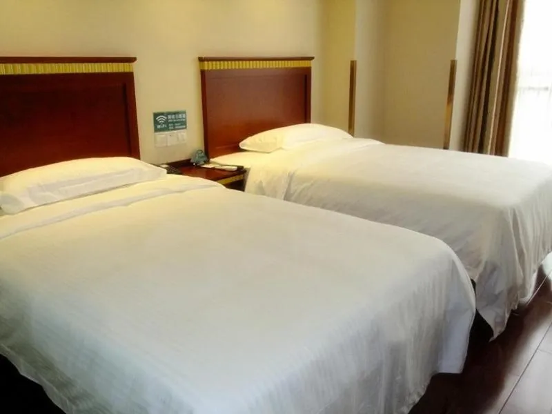 Bed in GreenTree Inn JiangSu XuZhou Feng County LiuBang Plaza Express Hotel