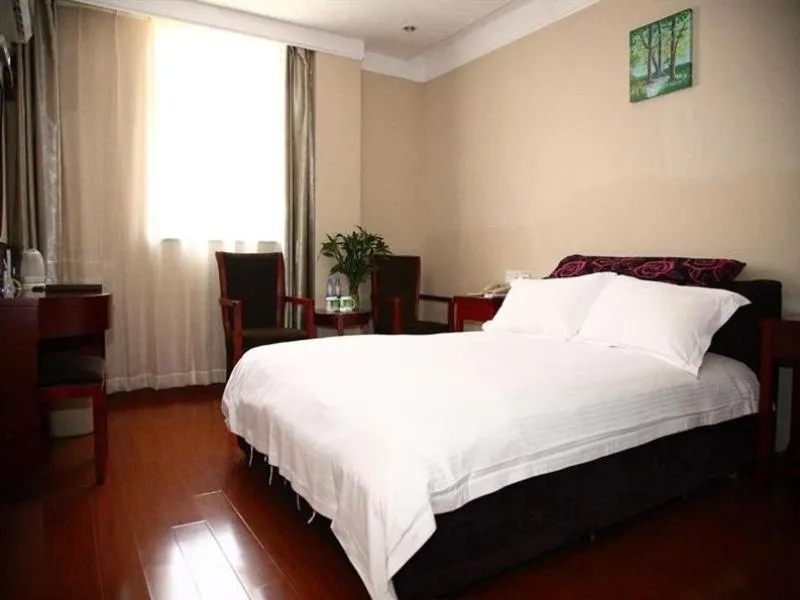 Bed in GreenTree Inn JiangSu XuZhou PiZhou Xinsu Center Fuzhou Road Express Hotel