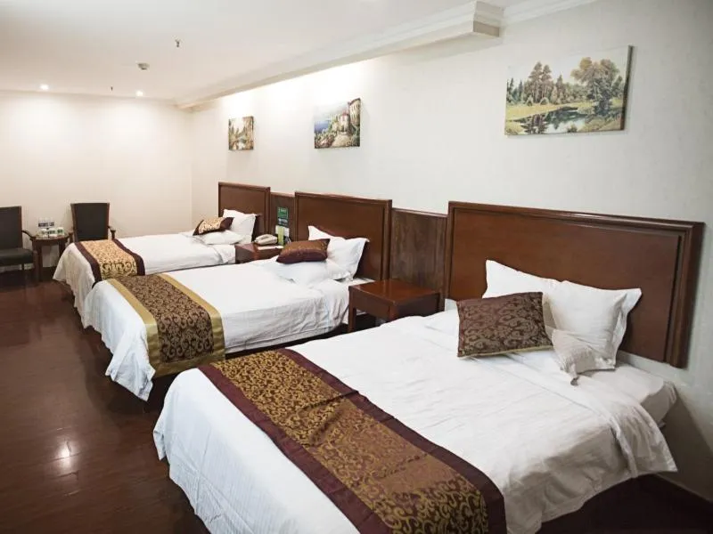 Bed in GreenTree Inn JIangSu XuZhou PeiXian Bus Station TangMu Road Business Hotel