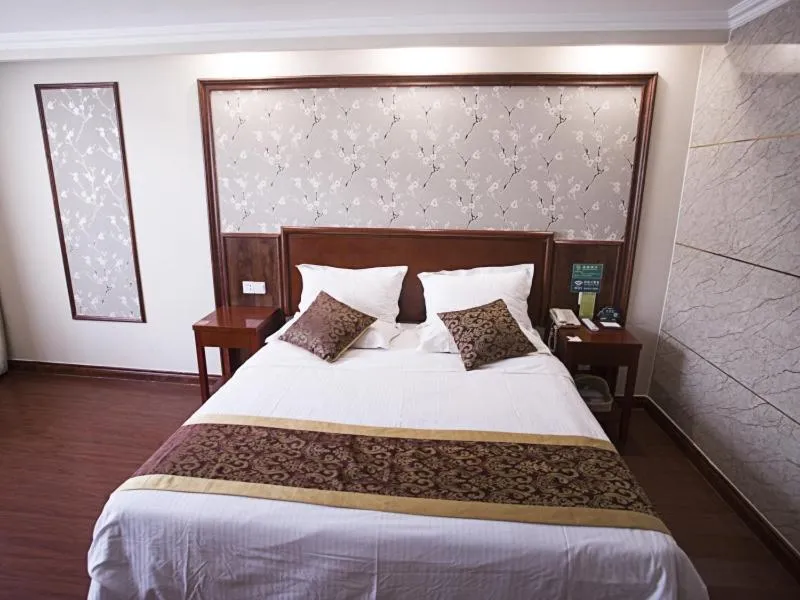 Bed in GreenTree Inn JIangSu XuZhou PeiXian Bus Station TangMu Road Business Hotel
