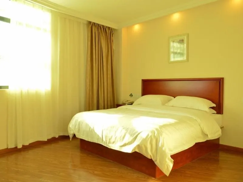 Bed in GreenTree Inn Shandong Qingdao Jiaozhou Bus Terminal Station Hai'er Avenue Express Hotel