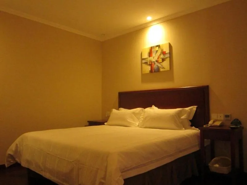 GreenTree Inn Shandong Qingdao Jiaozhou Datong Mansion Express Hotel