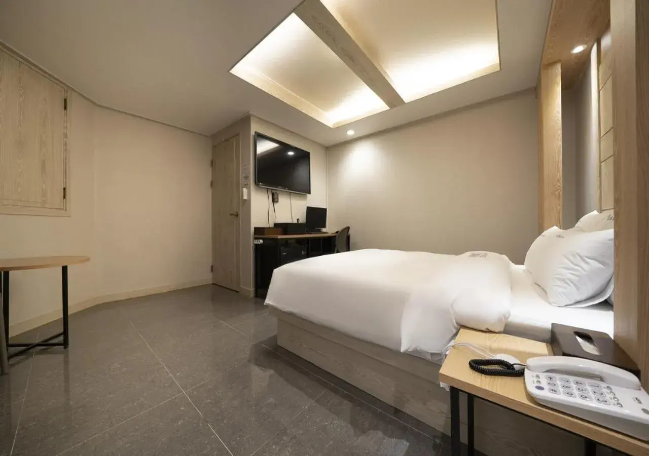 Large Double Room in Suwon Sunstar Hotel Large Double Room in Suwon Sunstar Hotel