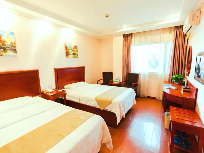 Bed in GreenTree Inn Zhejiang Shaoxing Paojiang Industrial Park Tanggong Road Business Hotel