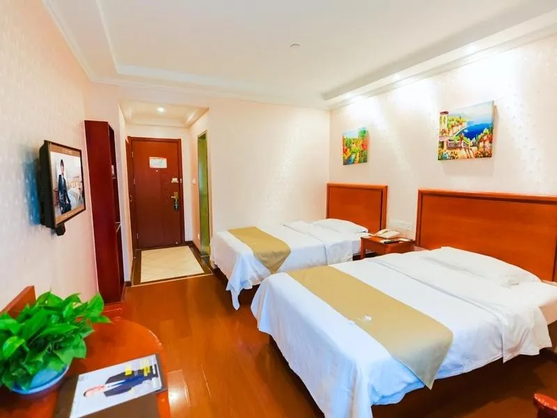 Bed in GreenTree Inn Zhejiang Shaoxing Paojiang Industrial Park Tanggong Road Business Hotel