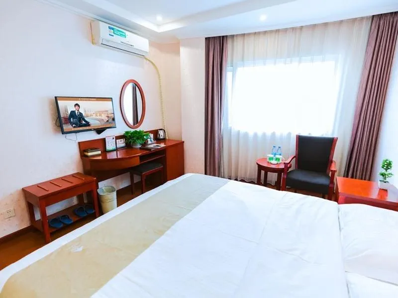 Bed in GreenTree Inn Zhejiang Shaoxing Paojiang Industrial Park Tanggong Road Business Hotel