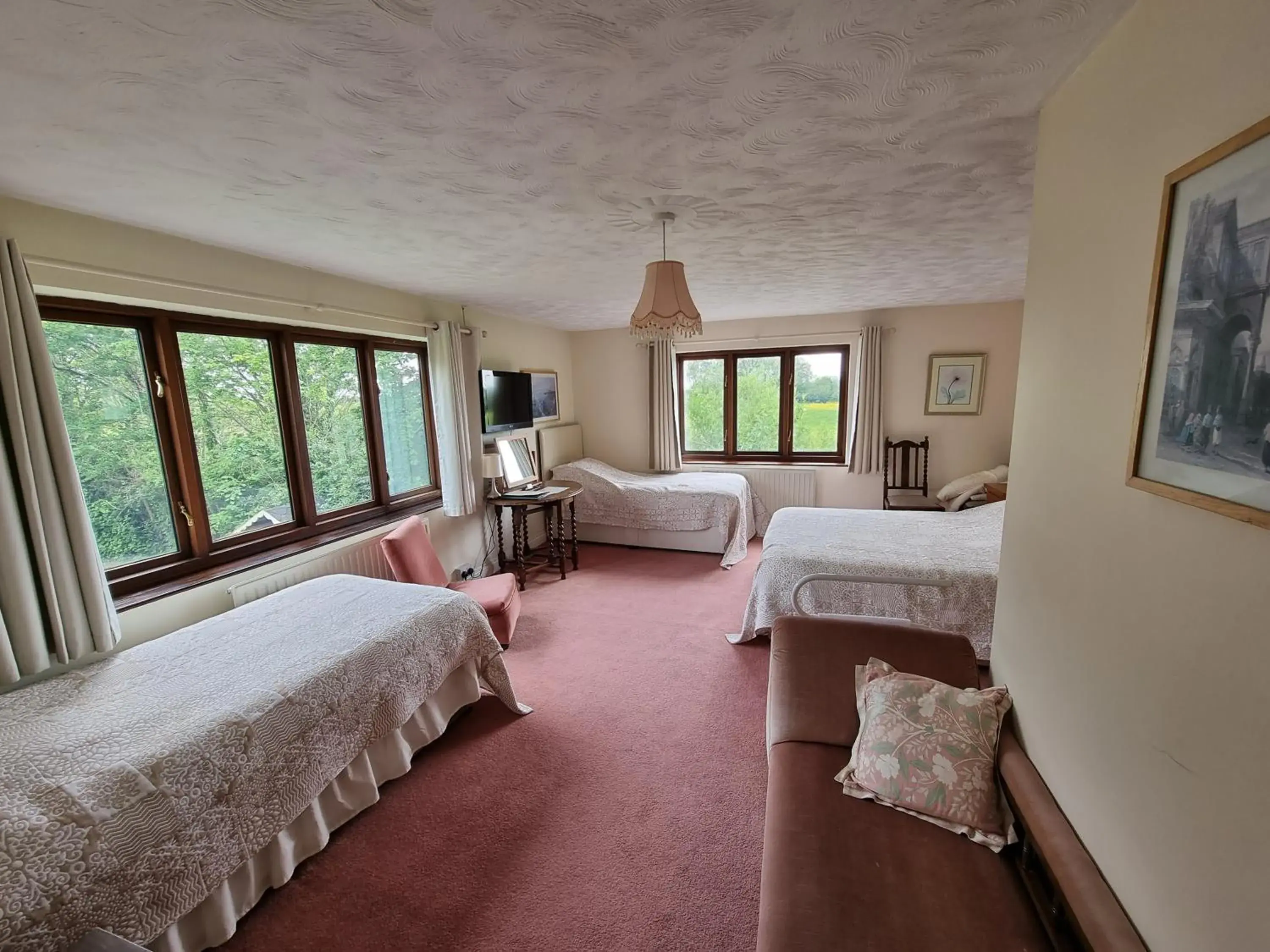 Quadruple Room with Garden View - single occupancy in Burnt House Farm Quadruple Room with Garden View - single occupancy in Burnt House Farm