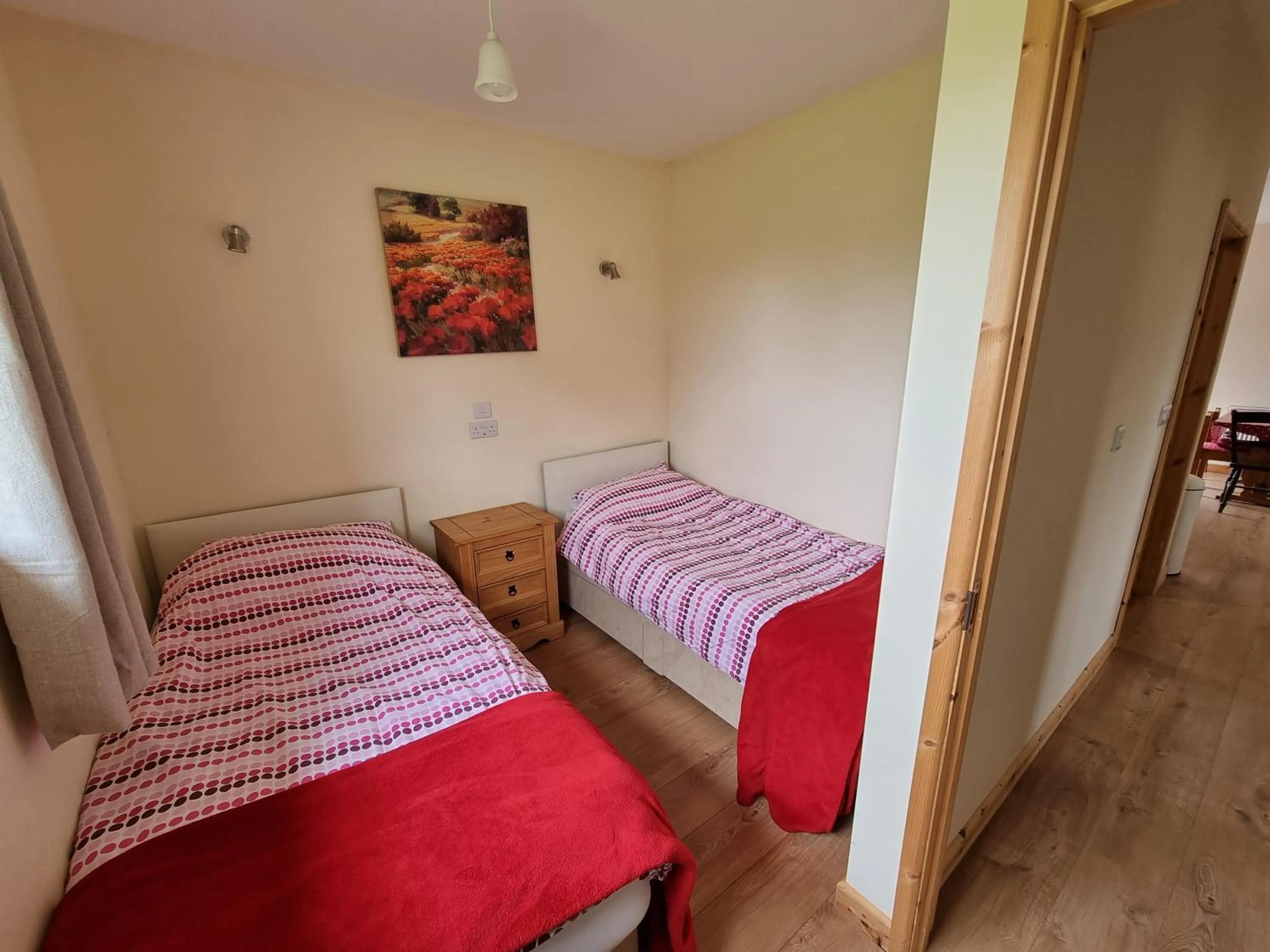 Bedroom, Bed in Burnt House Farm
