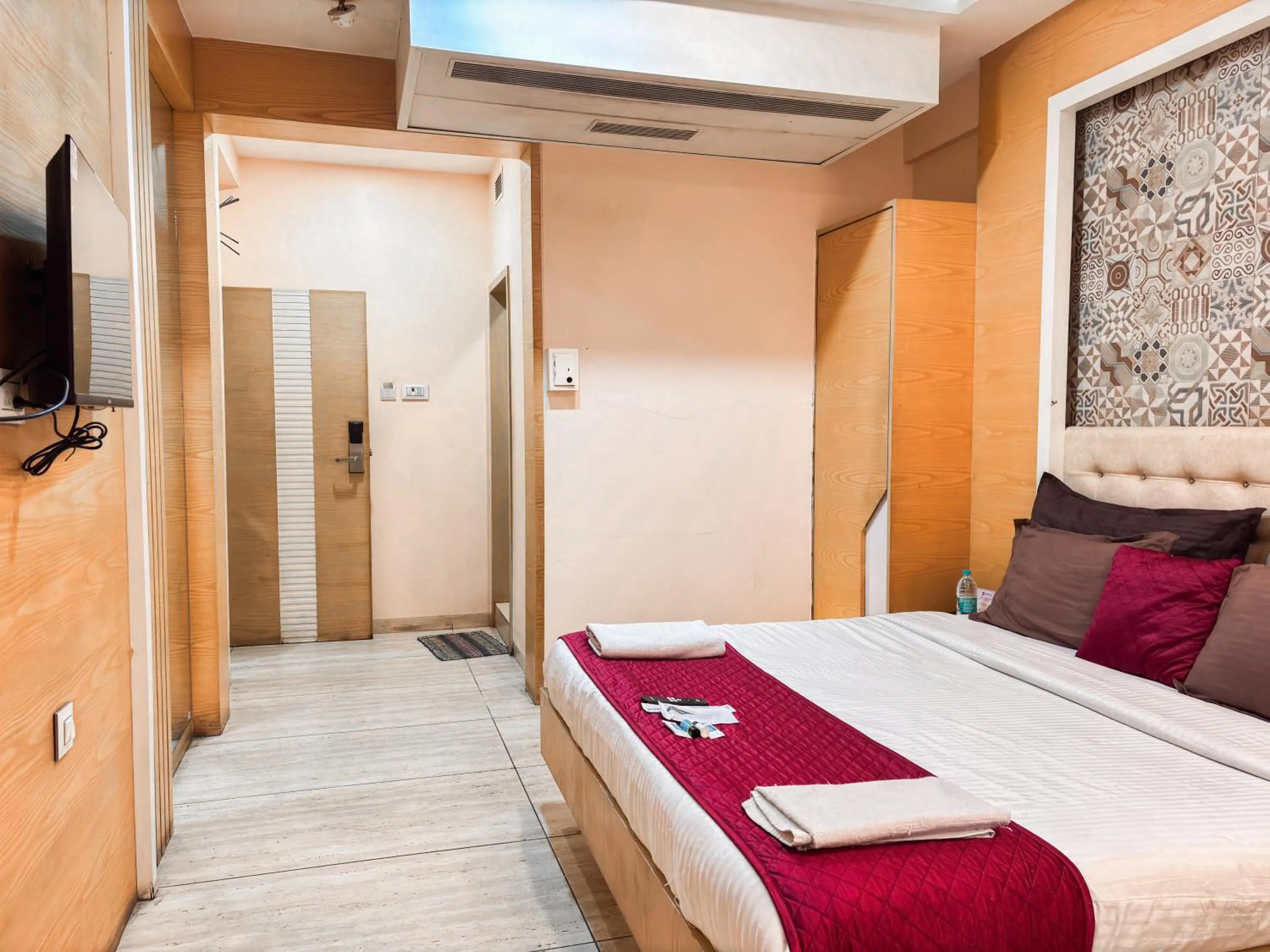 Bedroom, Bed in Hotel Neelkamal