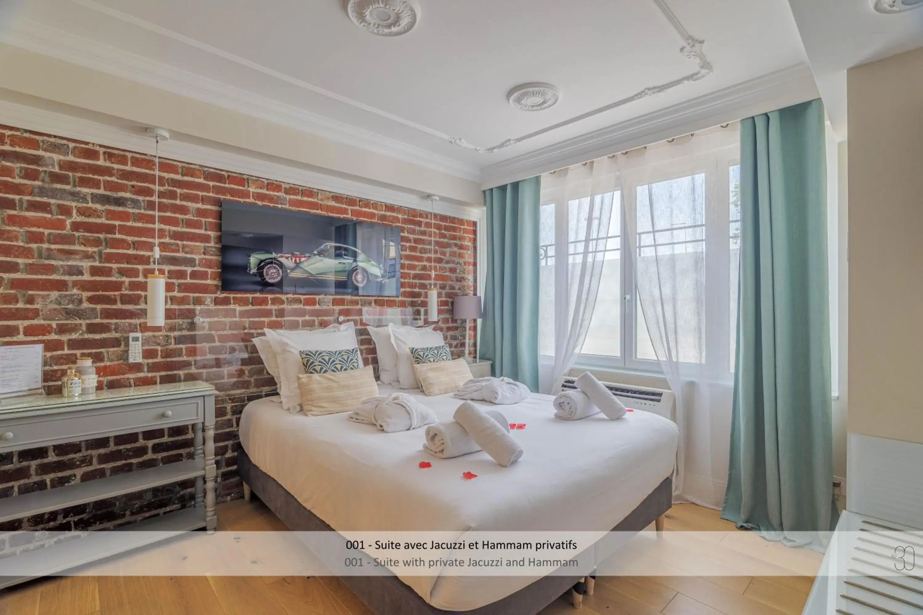 Bedroom, Bed in Au 30 Lille Centre Grand Palais Bedroom, Bed in Au 30 Lille Centre Grand Palais