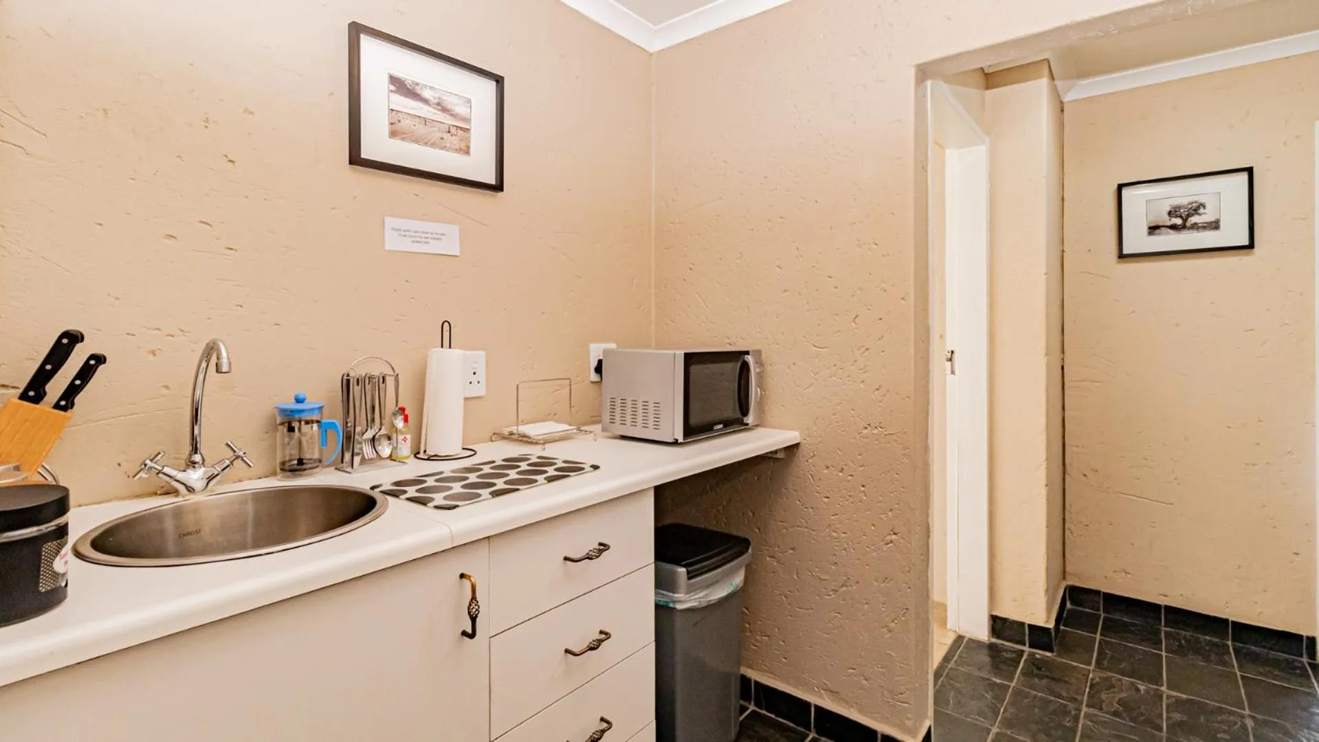 Kitchen or kitchenette in B&B on 8th Avenue