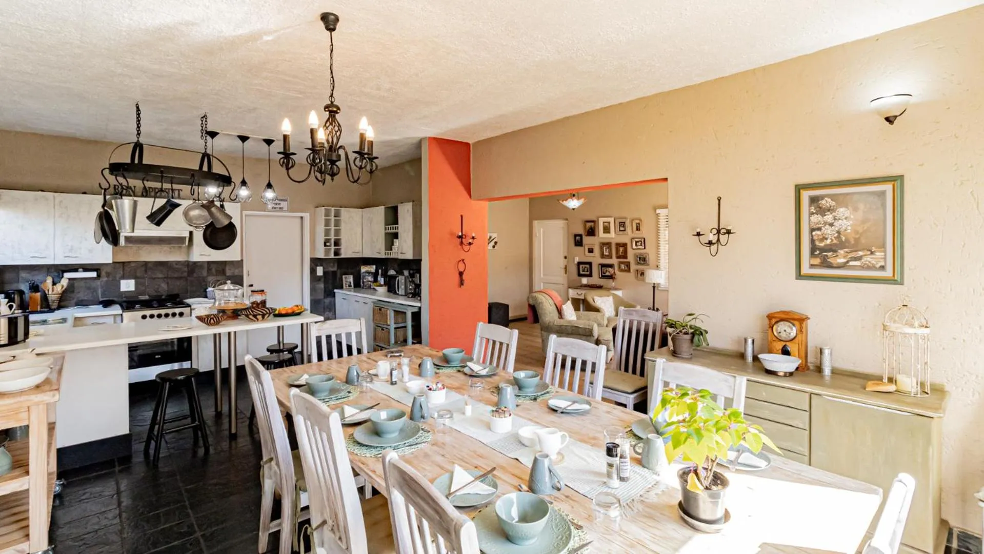 Breakfast in B&B on 8th Avenue