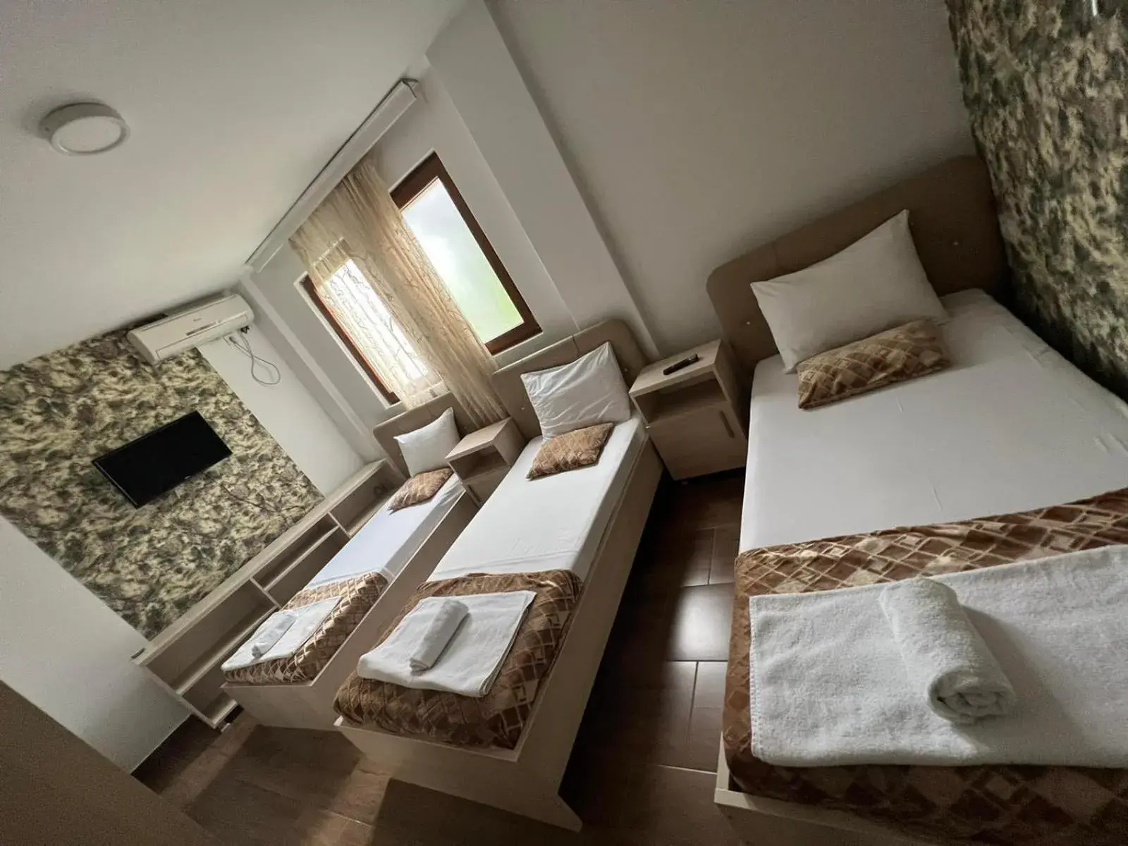 Triple Room in Hotel Ultra Star Triple Room in Hotel Ultra Star