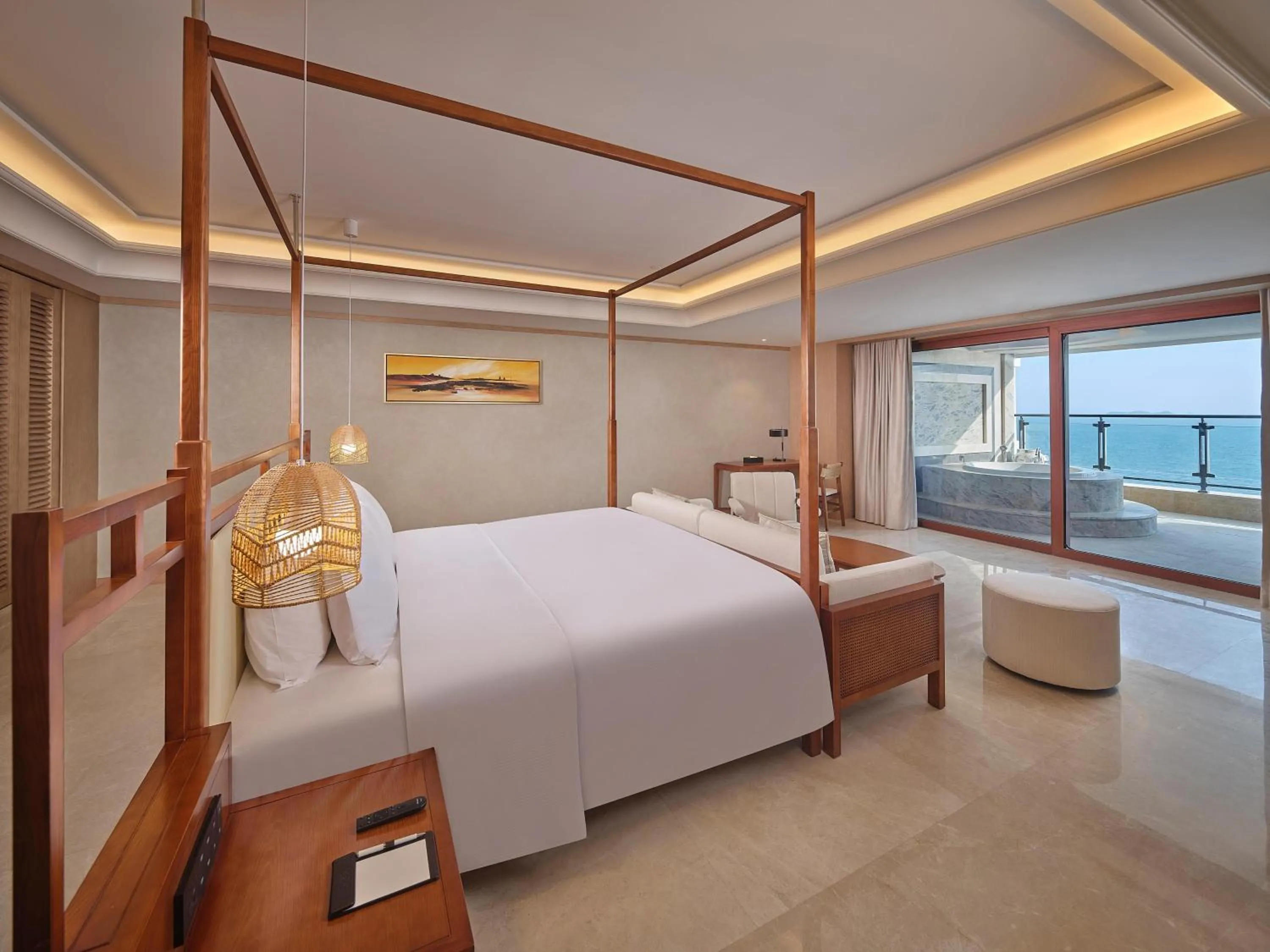 Deluxe King Room With Panoramic View in Doubletree By Hilton Sanya Bay