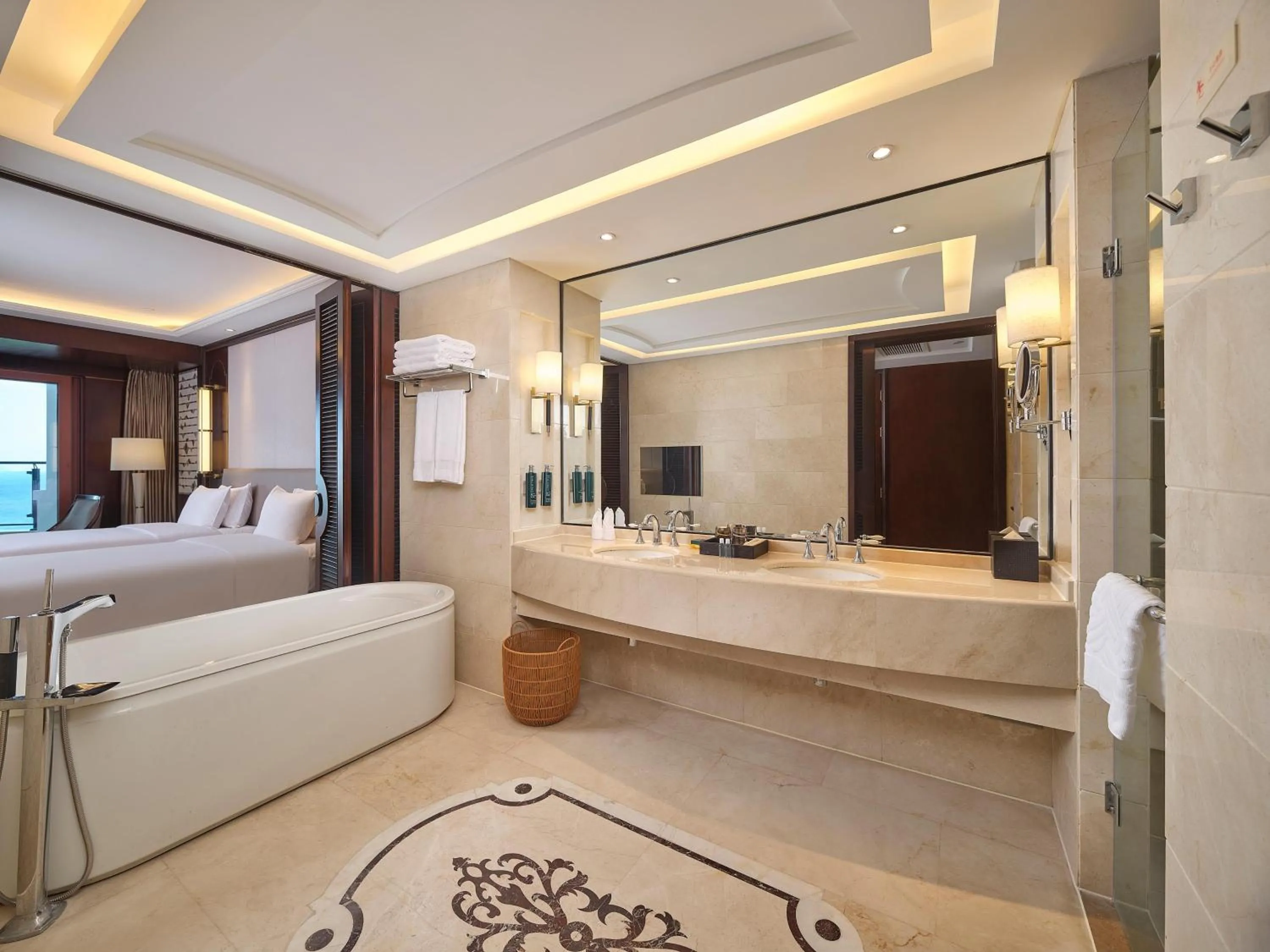 Twin Room with Sea View in Doubletree By Hilton Sanya Bay