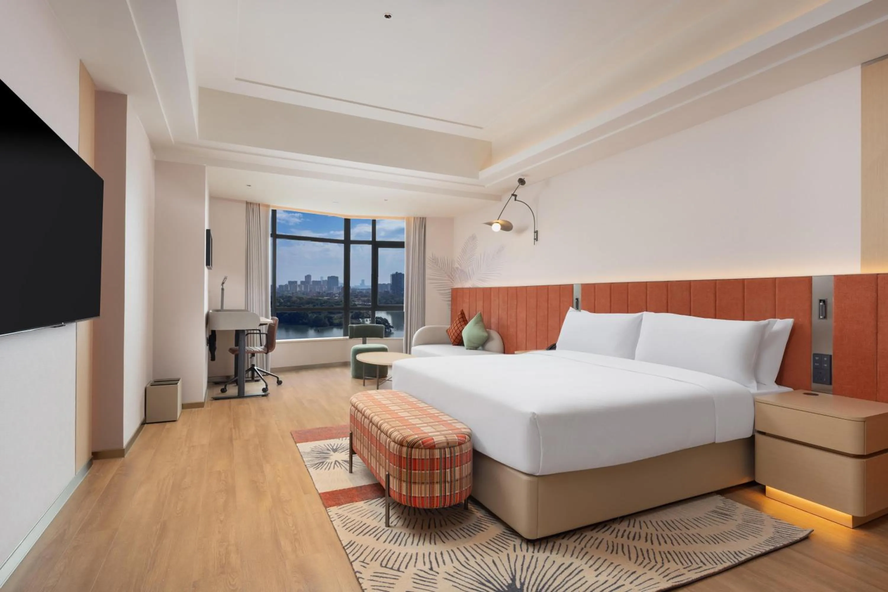 Deluxe King Suite in Hilton Garden Inn Dongguan Wanjiang Jiangjing Road