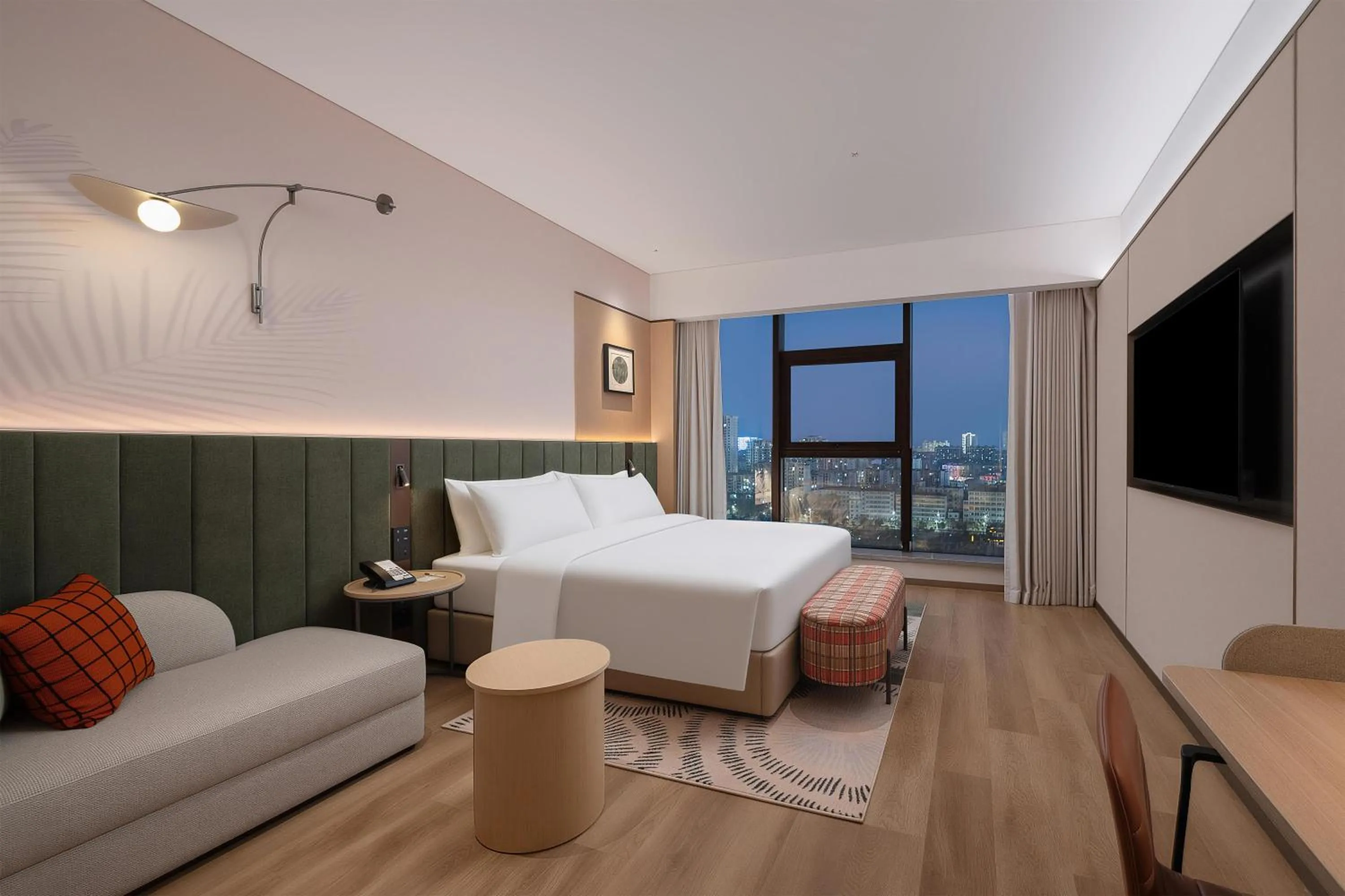 King Room with Lake View in Hilton Garden Inn Ningguo Chengxi Lake