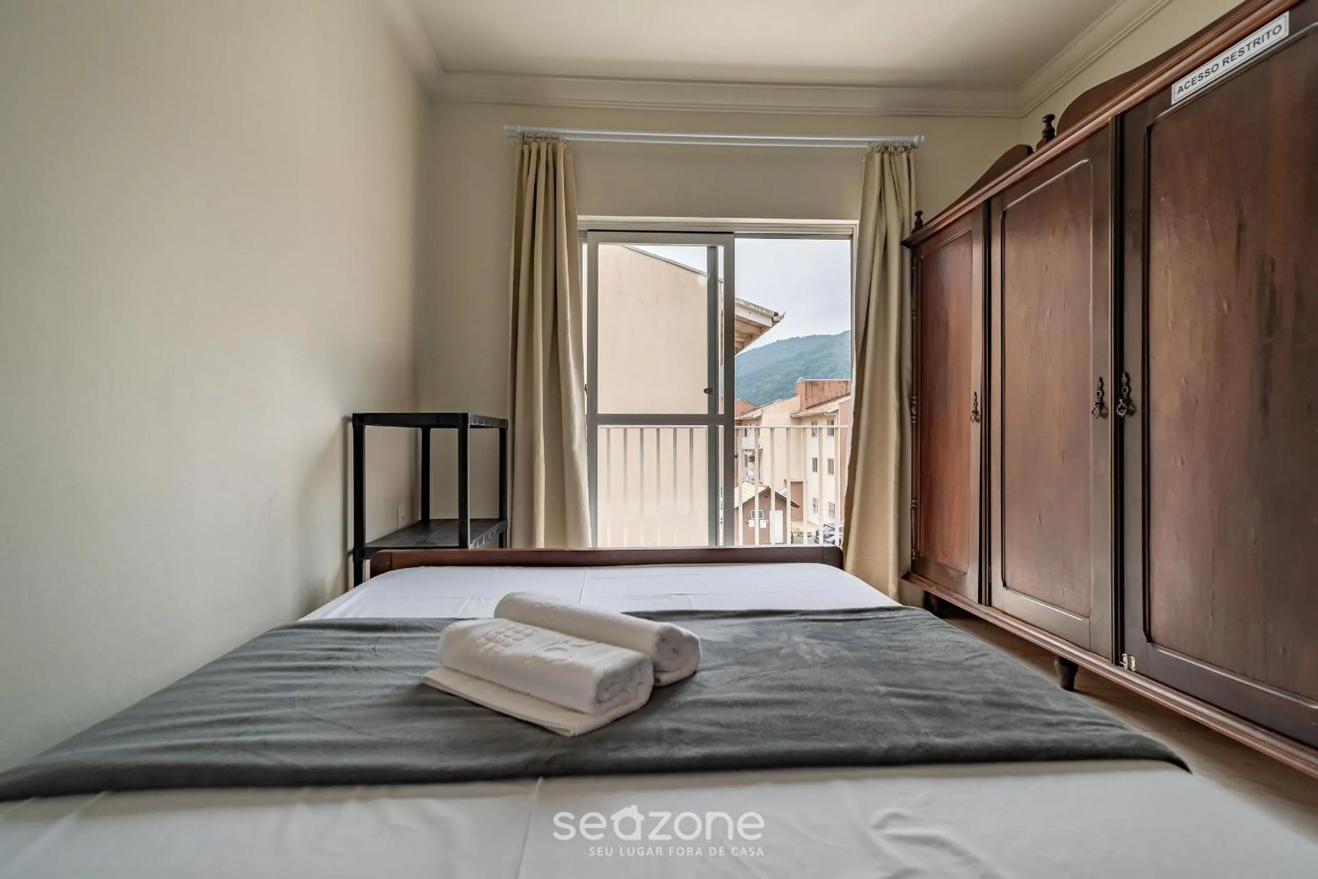Bedroom, Bed in Apto 2Q a 260m da praia do Canto - Itapema RTL0302