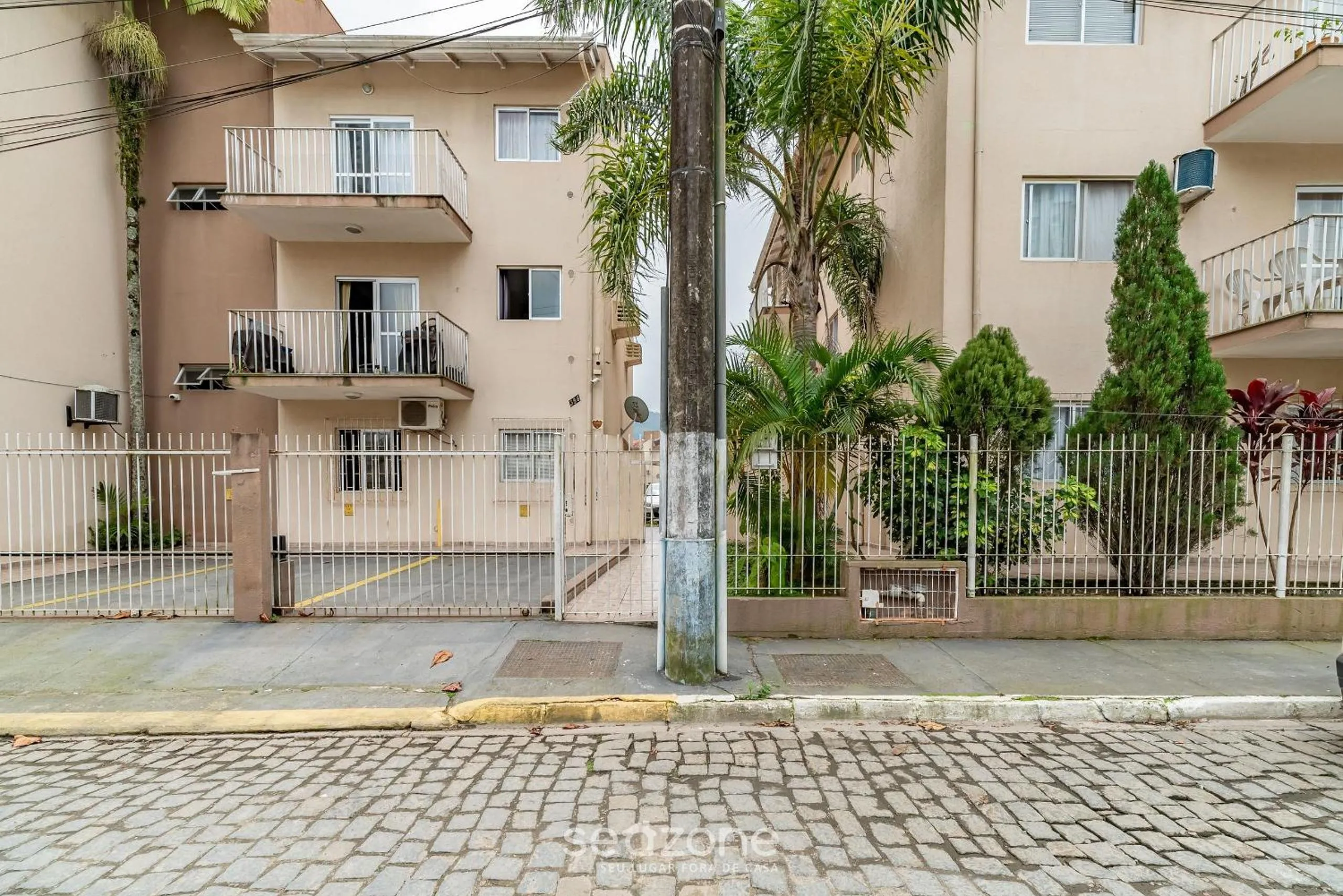 Facade/entrance in Apto 2Q a 260m da praia do Canto - Itapema RTL0302