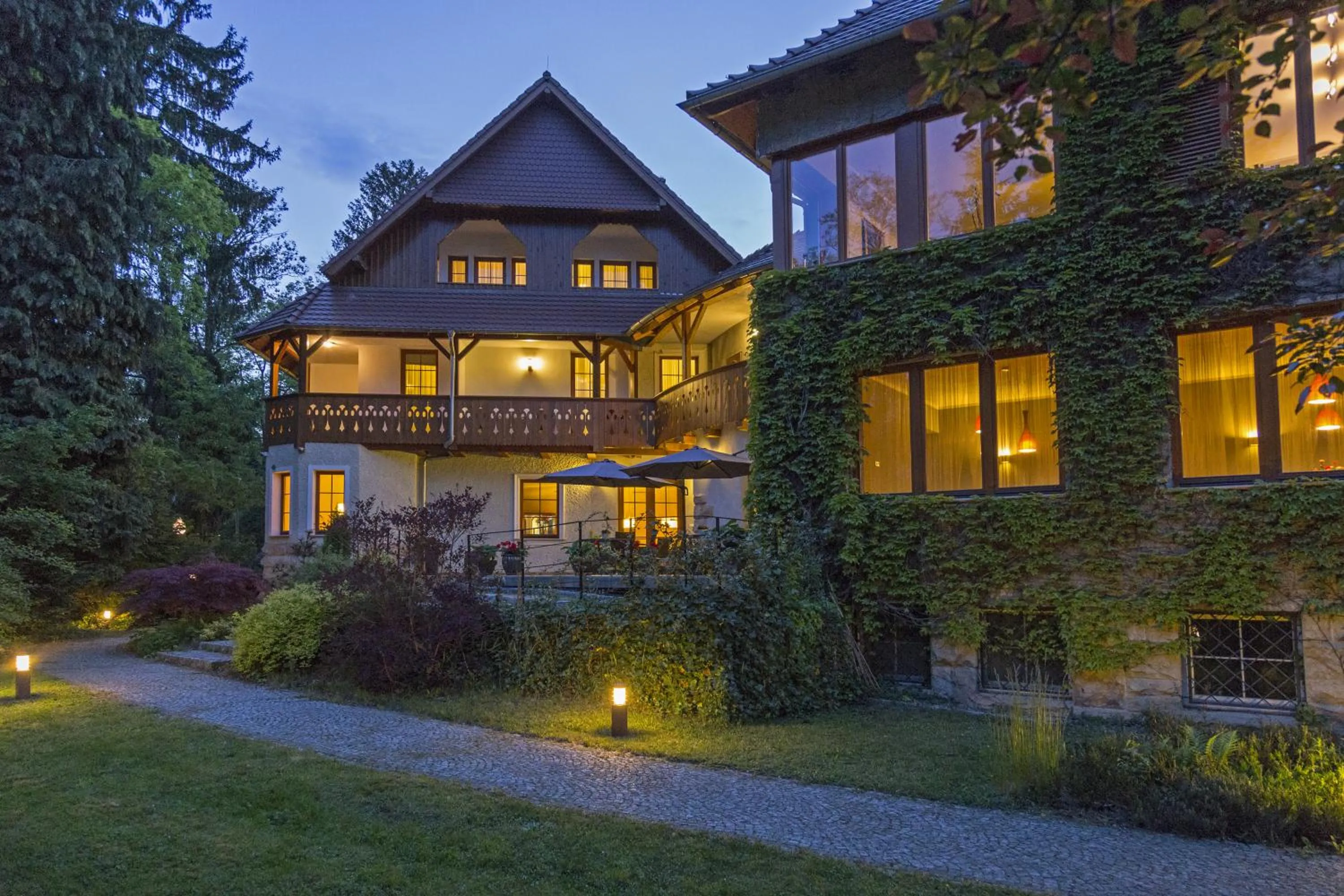 Property building in Willa Zameczek