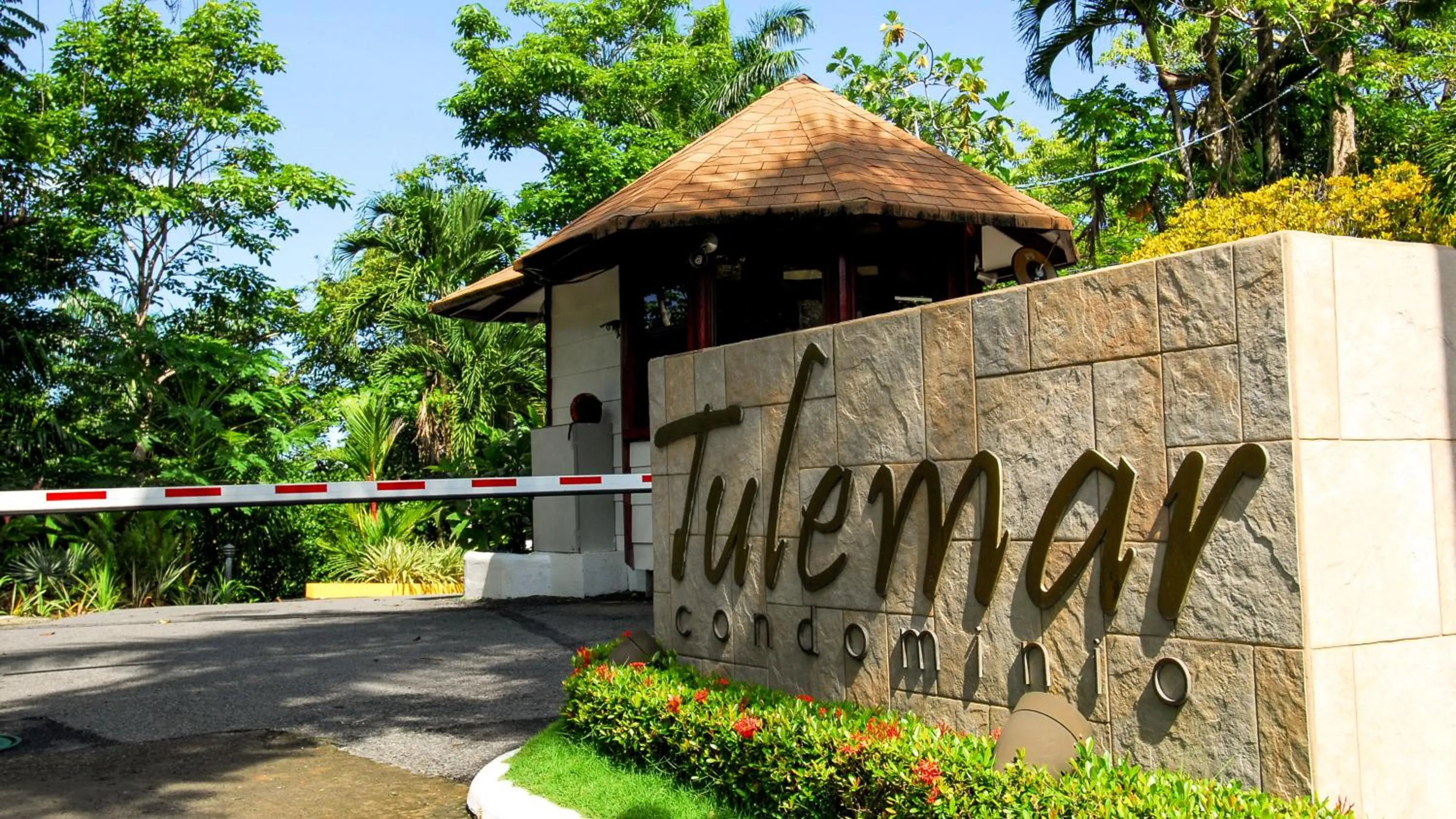 Facade/entrance in Tulemar Resort