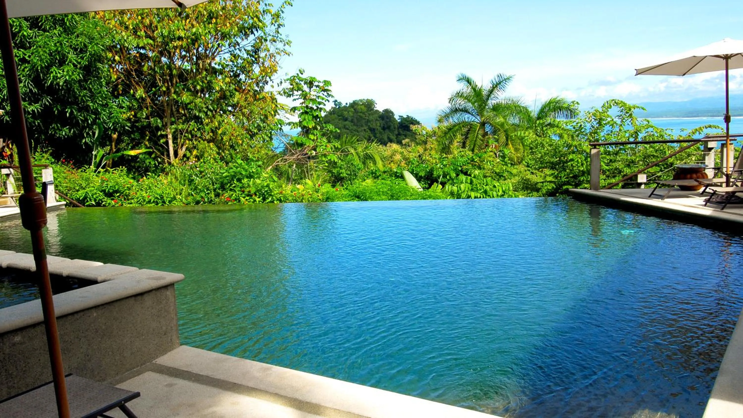 Swimming pool in Tulemar Resort